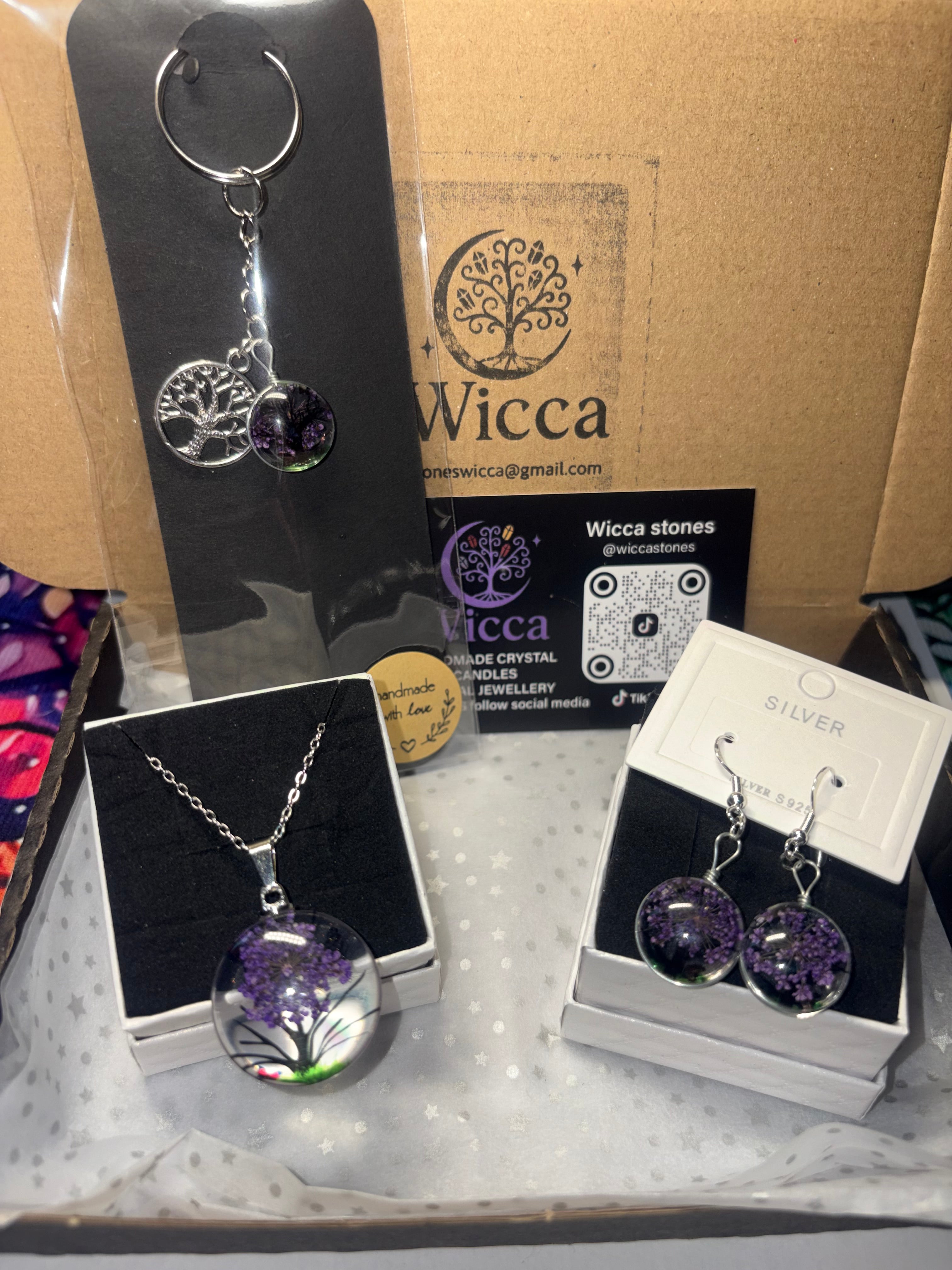 Purple Flower Resin Jewellery Gift Set – Necklace, Earrings & Keyring