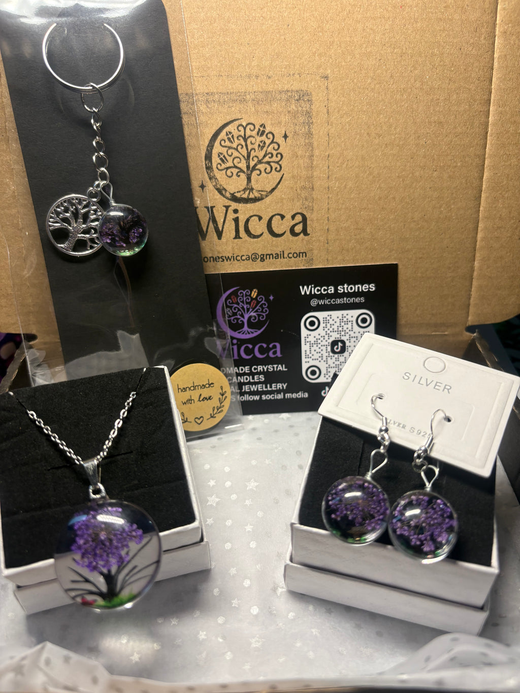 Purple Flower Resin Jewellery Gift Set – Necklace, Earrings & Keyring