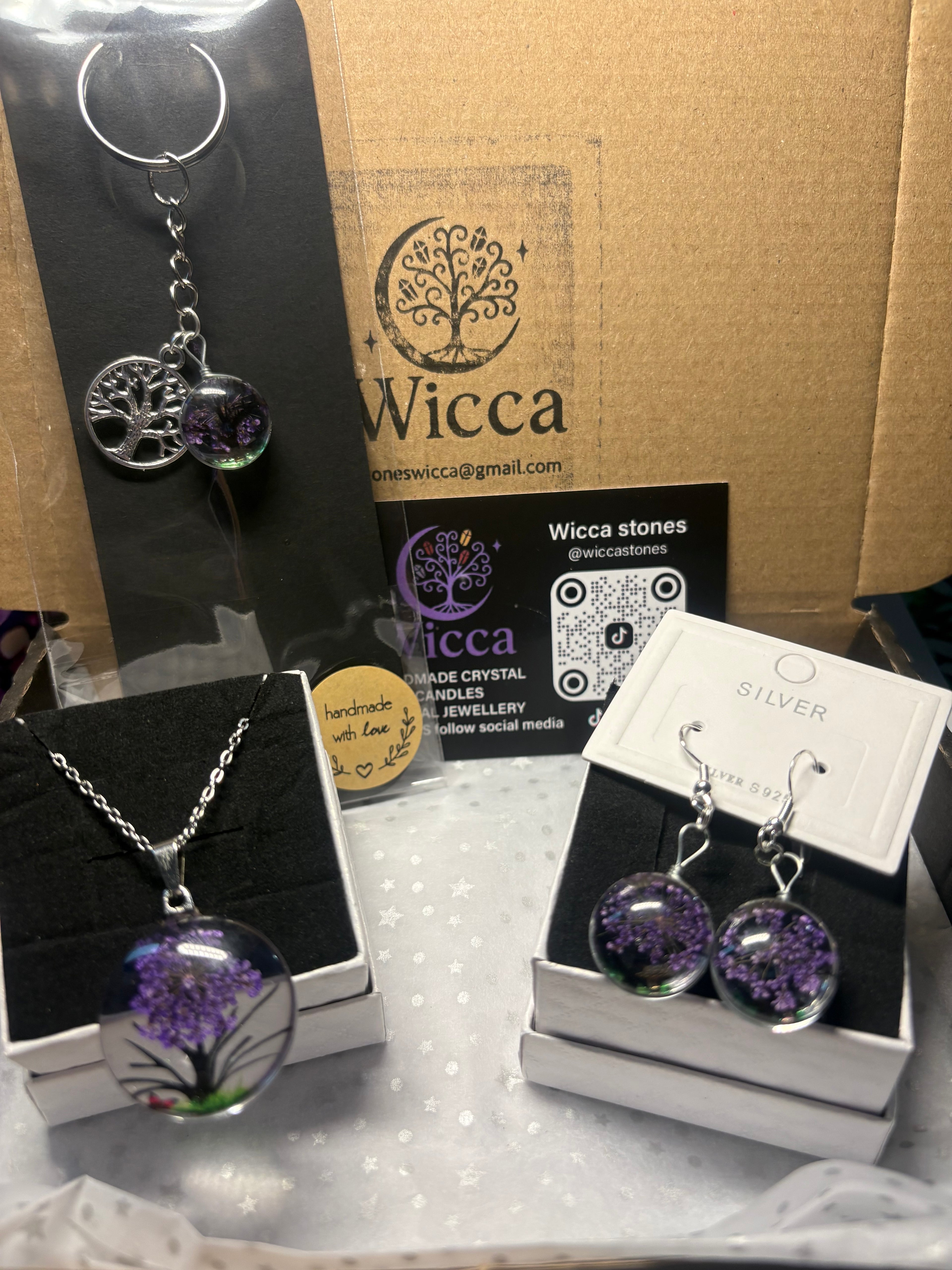 Purple Flower Resin Jewellery Gift Set – Necklace, Earrings & Keyring