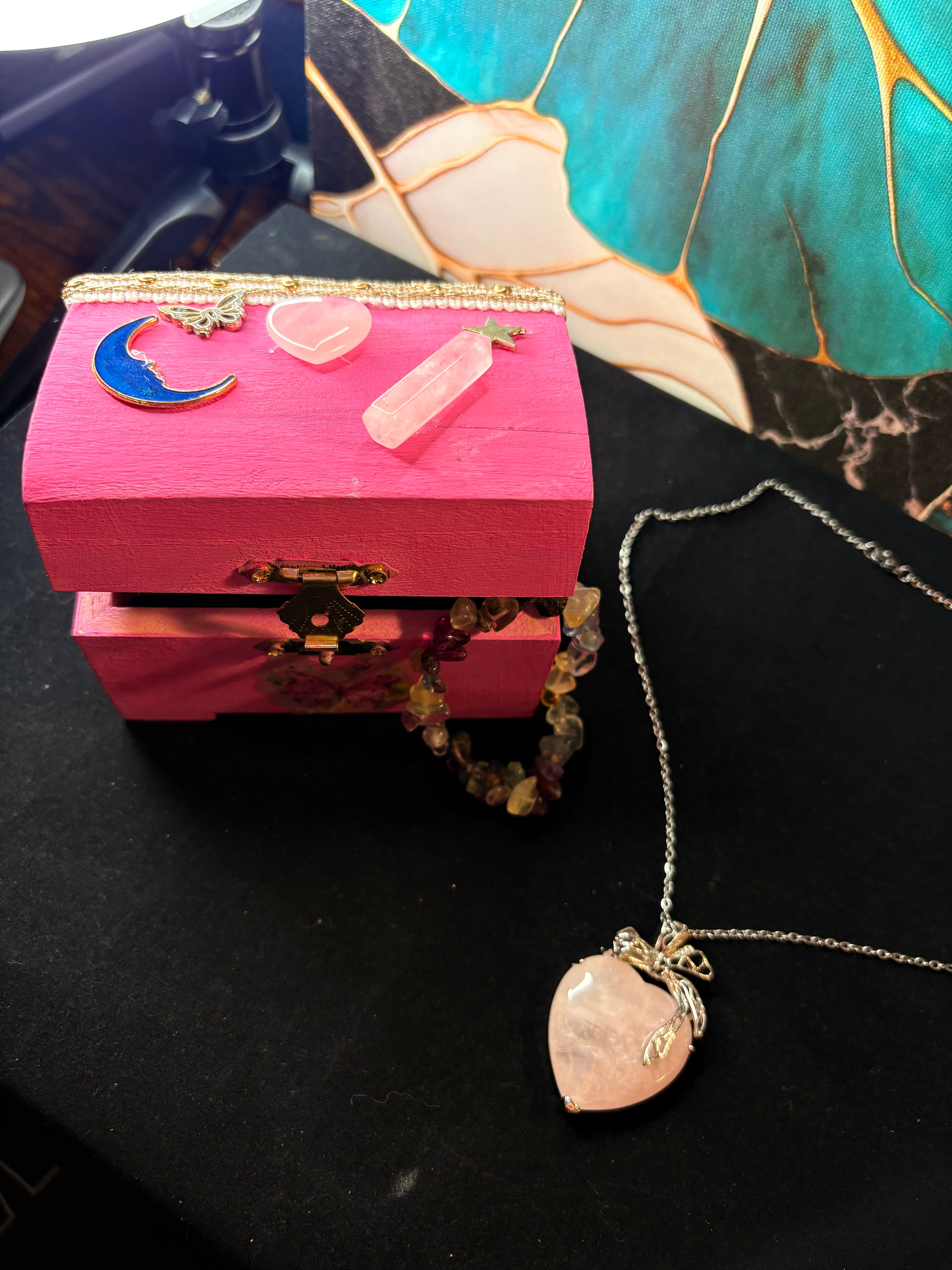 🌸 Rose Quartz Heart Necklace Gift Set – Handmade Crystal Box