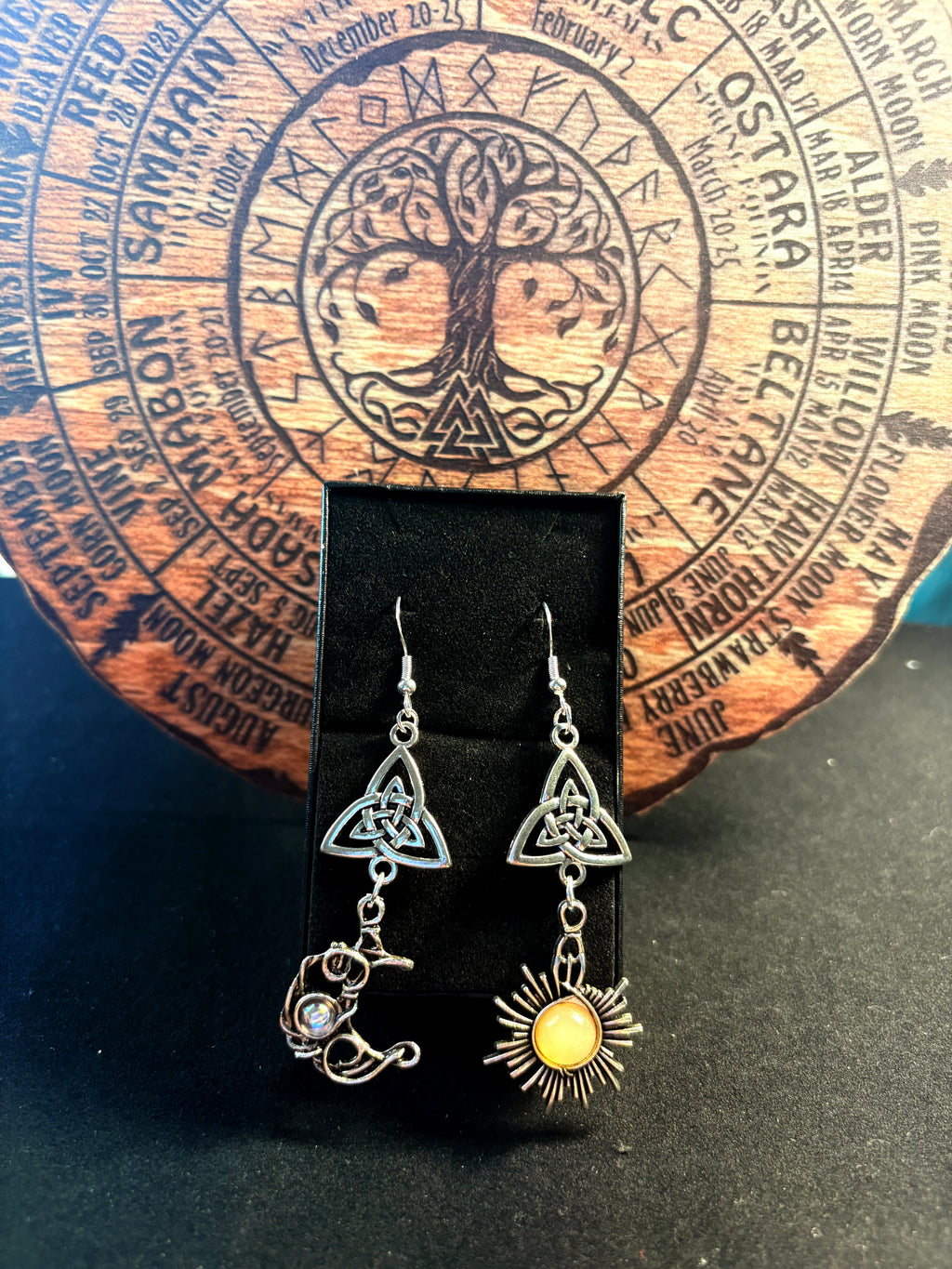 🌙 Sun & Moon Trinity Knot Earrings – Silver S925 Hooks