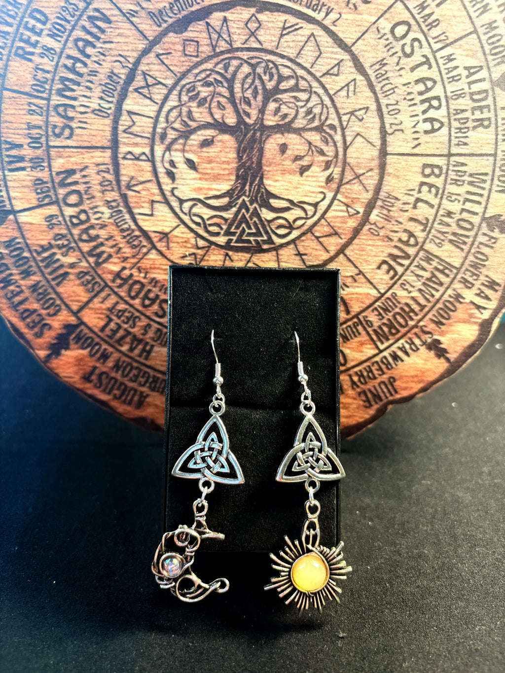 🌙 Sun & Moon Trinity Knot Earrings – Silver S925 Hooks