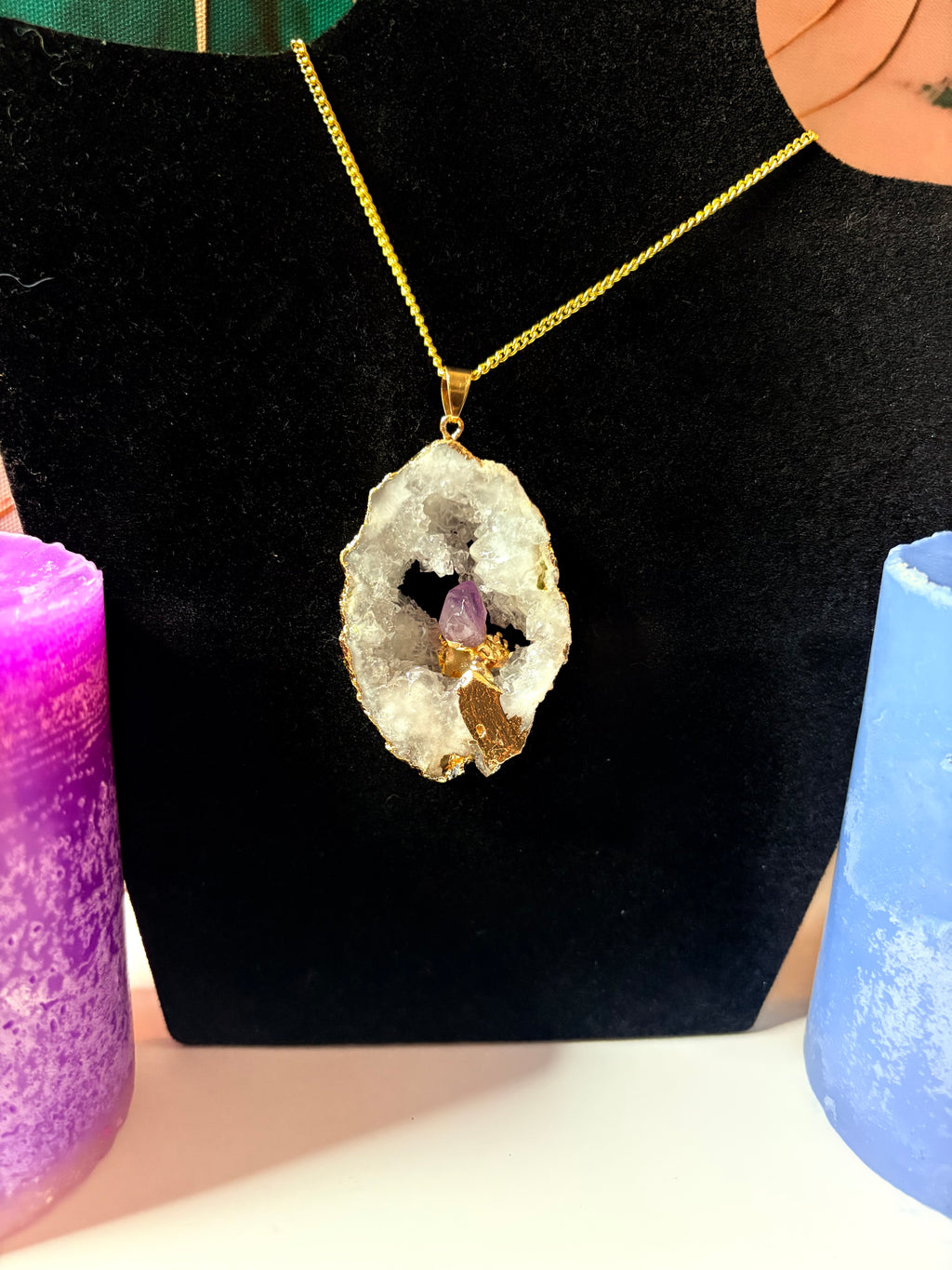 ✨ Crystal Geode Statement Necklace – Amethyst & Clear Quartz