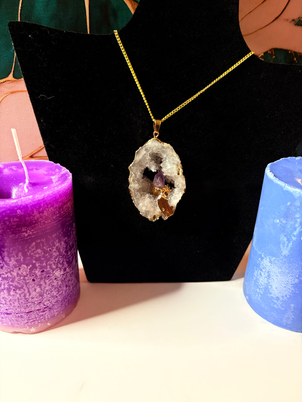 ✨ Crystal Geode Statement Necklace – Amethyst & Clear Quartz