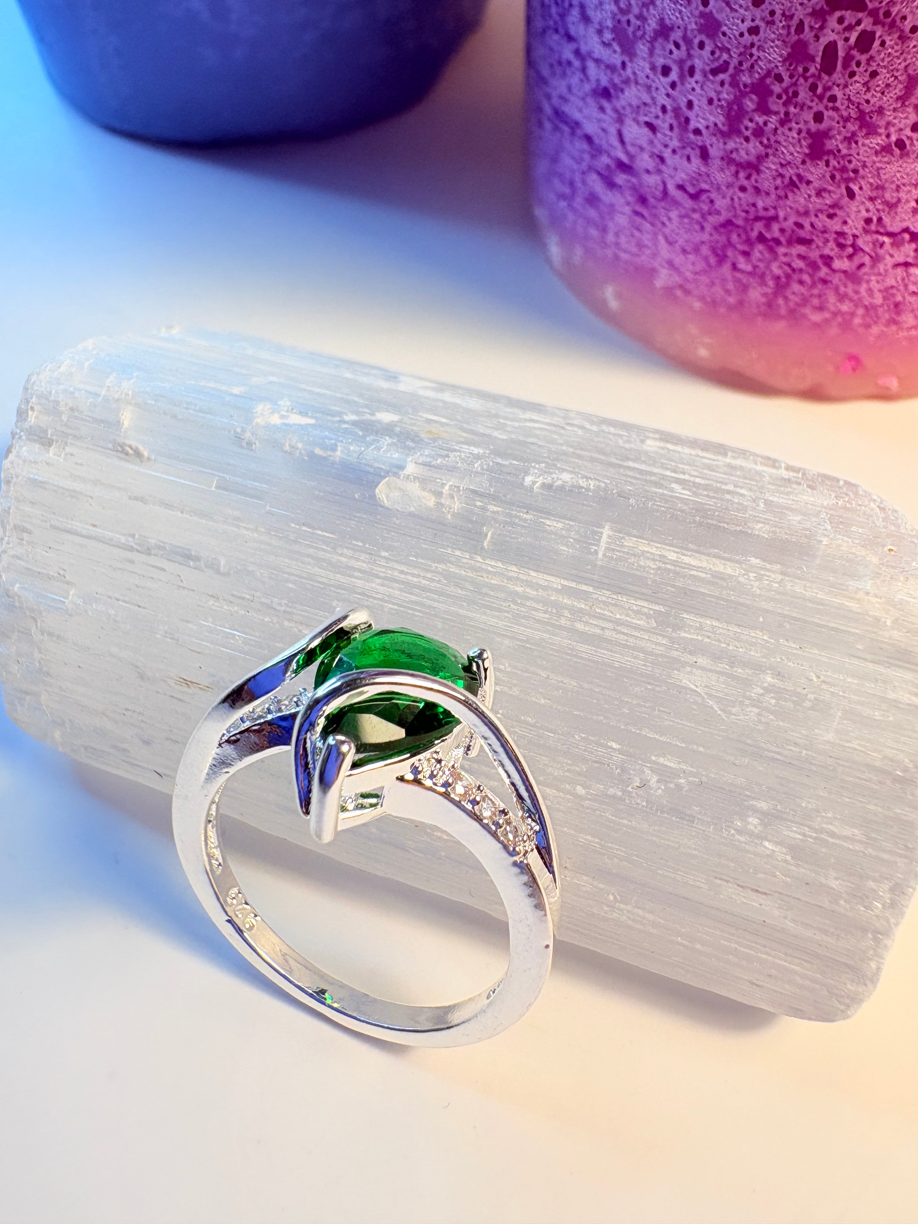 Green Crystal Ring – Sterling Silver S925 (Size 9)