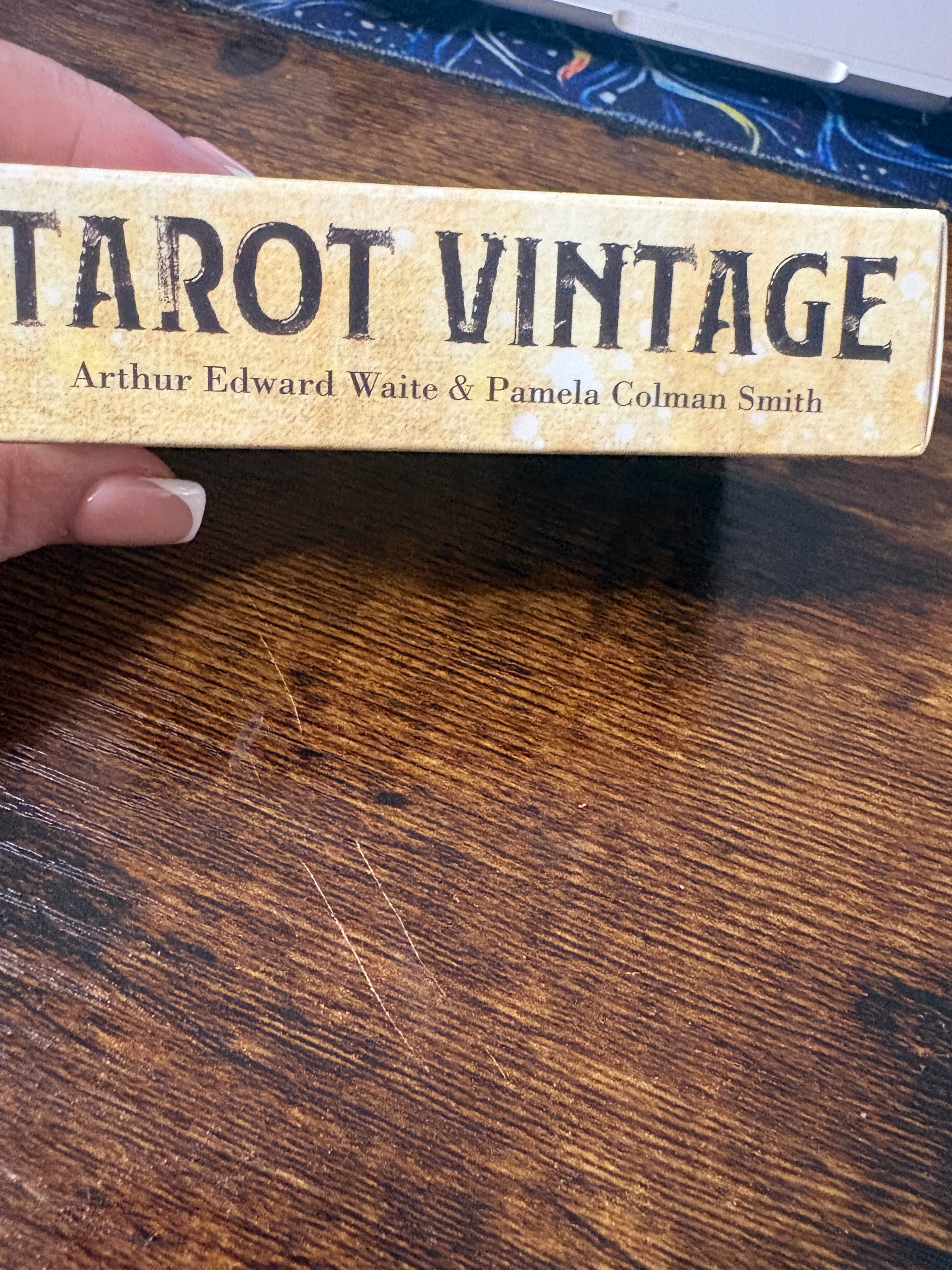 Tarot Vintage Deck – 78 Cards with Companion Booklet