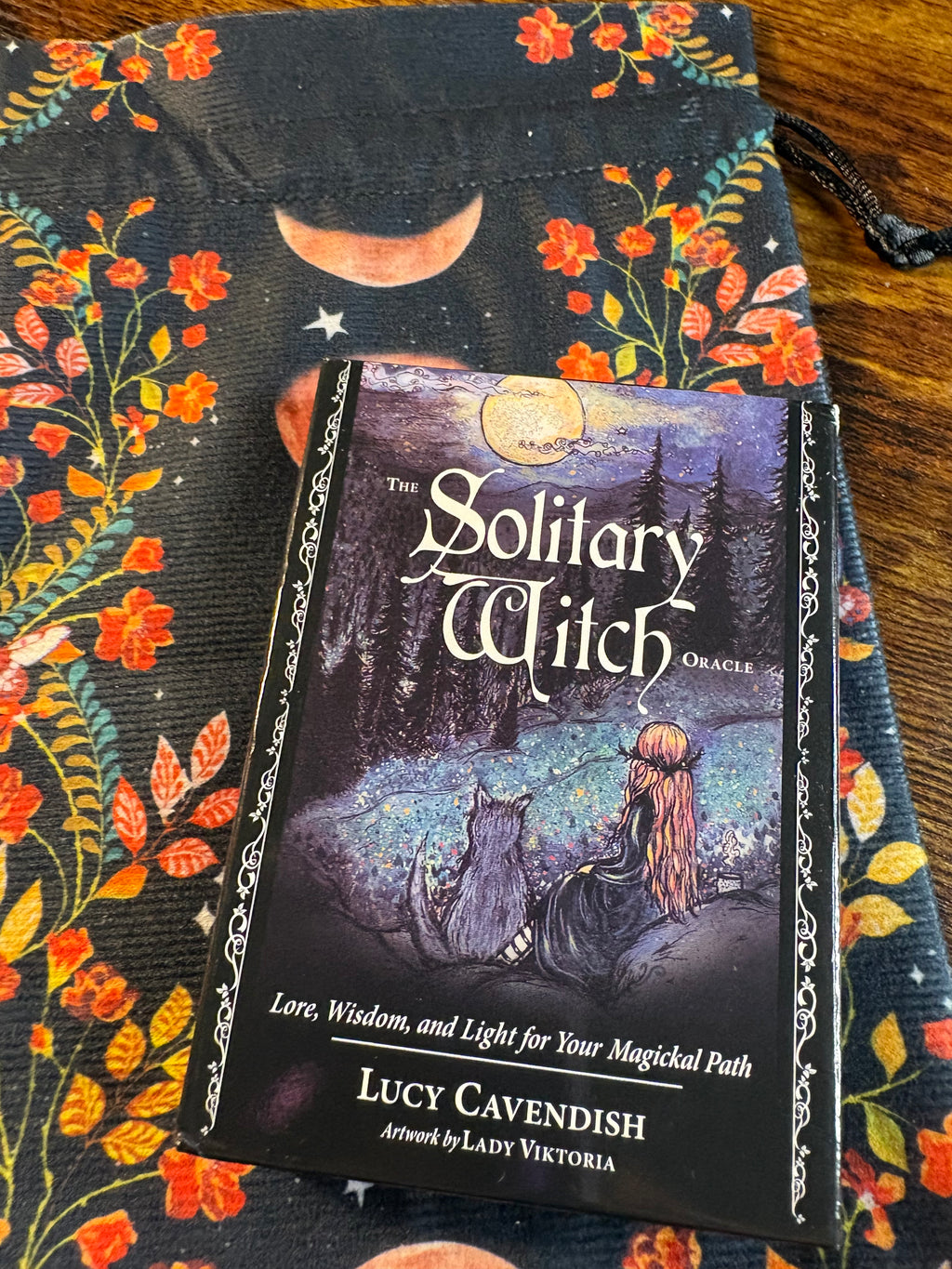 The Solitary Witch Oracle Deck – 45 Oracle Cards & Guidebook with Moon Phase Tarot Bag